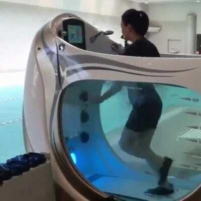 This underwater treadmill 