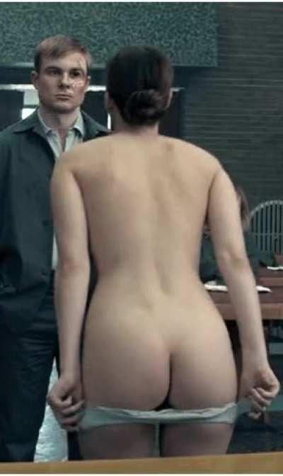 Jennifer Lawrence Butt Flash 😍