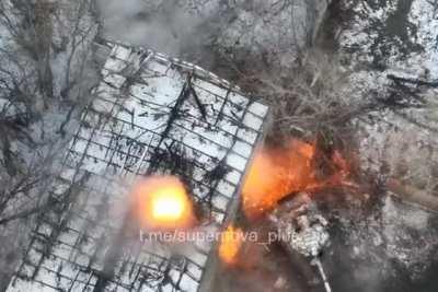 Probed a building with a VoG-Turns out to be occupied by bare asses russians.