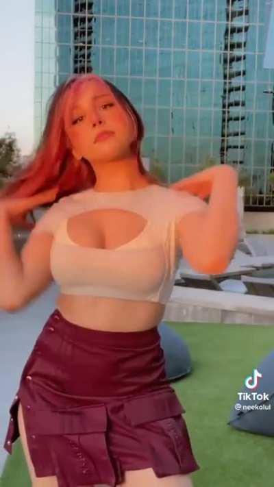 Neeko with Pink Hair.