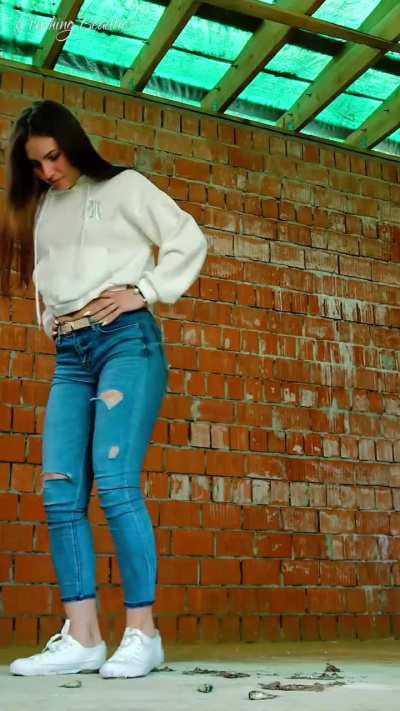 Sneajers and jeans fishy