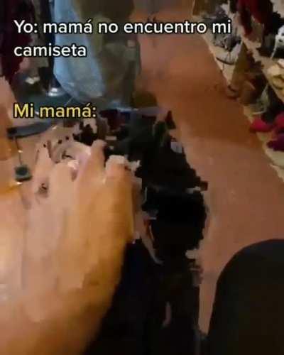 *Procede a golpear a su hijo hasta dejarlo casi moribundo*