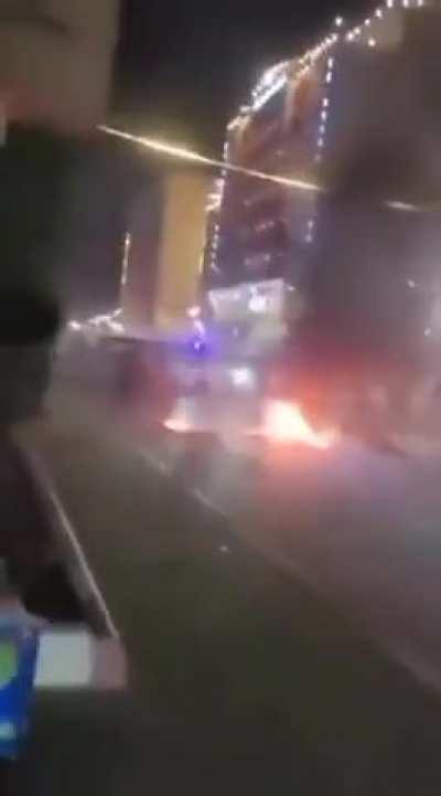 Happening Now >> Aden Governorate: UAE militias open fire on protesters condemning the deteriorating living conditions.