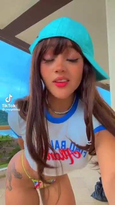 Idky but I had my tongue out