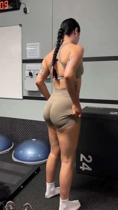 Would I catch your attention in the gym