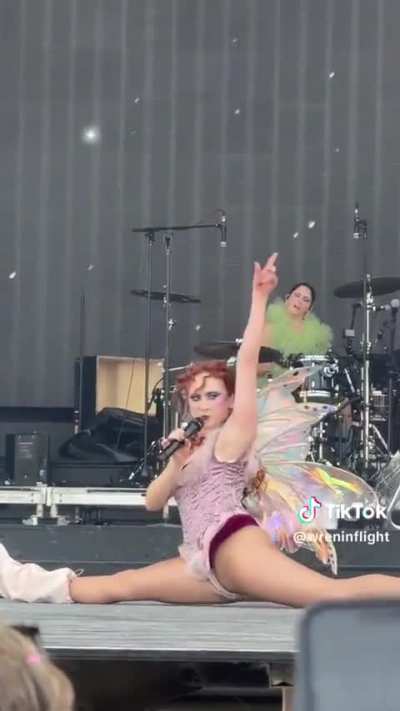 Chappell Roan doing the splits