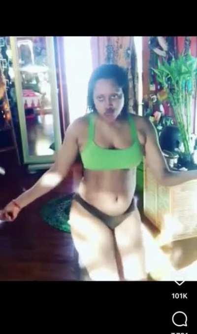 Erykah Badu @erykahbadu (showing off her thick sexy body)