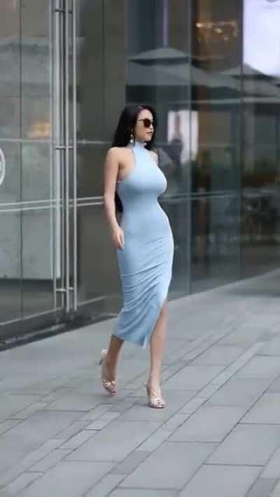 Can someone find her real tiktok id?