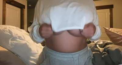 Someone come feel me up 😈