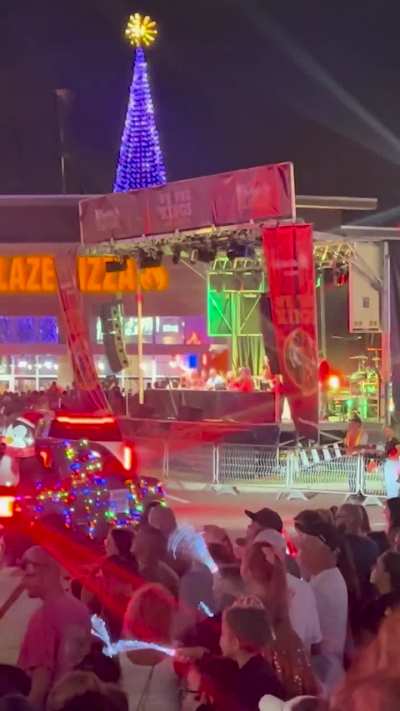 Crowd gathers at UTC for Wallenda, Holiday, and Veteran celebration!