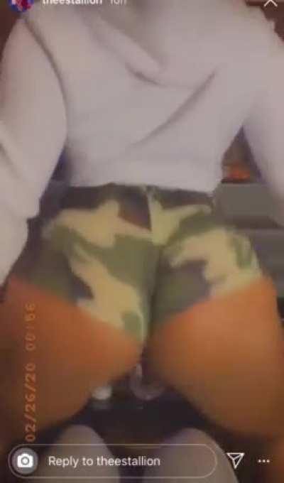 Megan giving a lap dance (better quality)