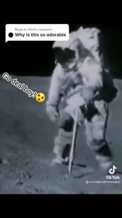 Just spacemen being moon dudes
