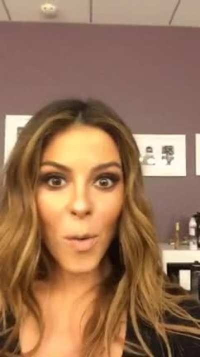 Maria Menounos shows off her bust