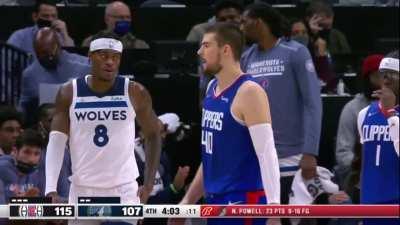 [highlight] Zubac tries not to stay in the paint for 3 seconds, still gets called for a violation