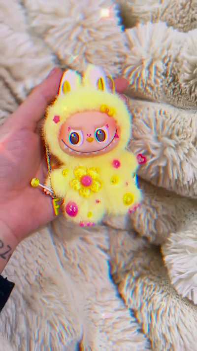 What do you think I should name her? I spent a few hours customizing 💛💕