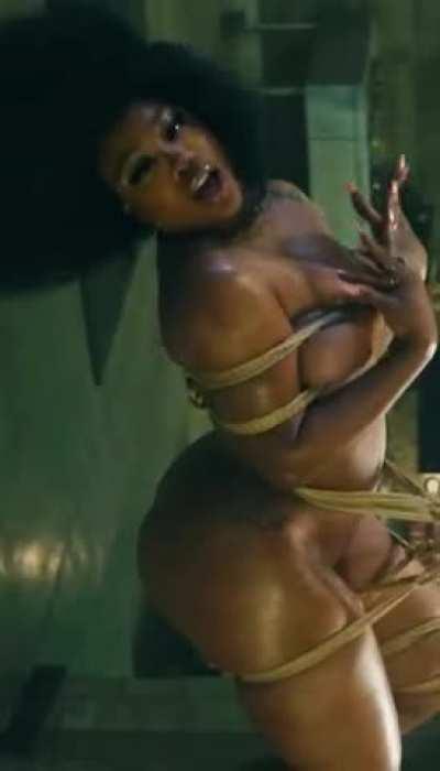 SZA in 'kill Bill' [Brightened]