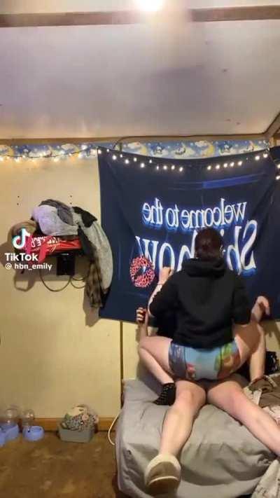 Twerking for her friend #1 Tik Tok