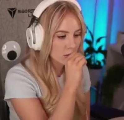 Женщины не могут загибать пальцы руки, считая от пяти до нуля и добавить четыре нуля в конце, и той же рукой прикасаться к губам