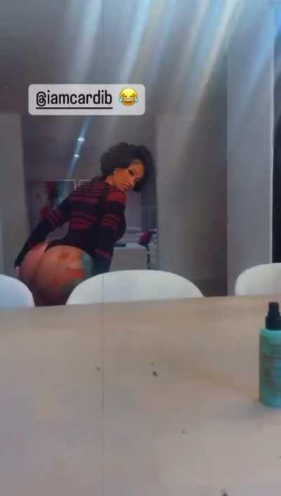 Cardi B Shaking It