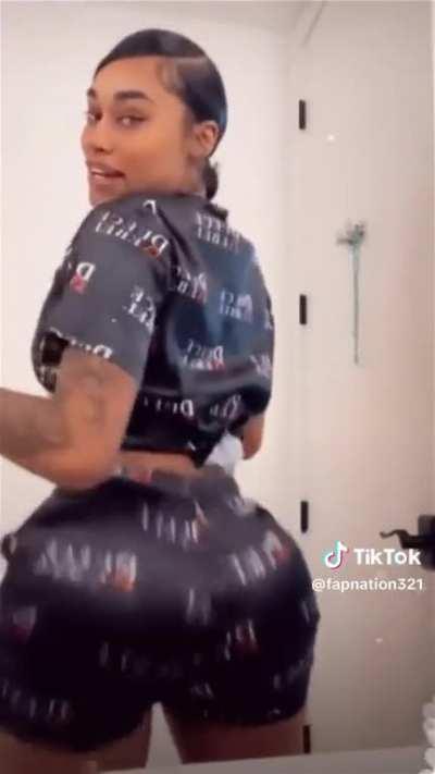 Thick and cute ð¥° 