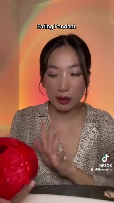 just.. a tub of fondant