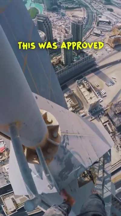 Skyscraper climb / posted by @jameskingston