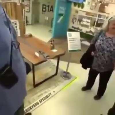 Andy Milonakis meets an NPC