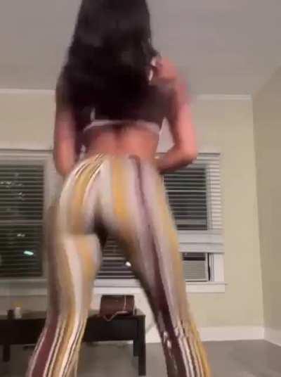 A booty shaking baked cake