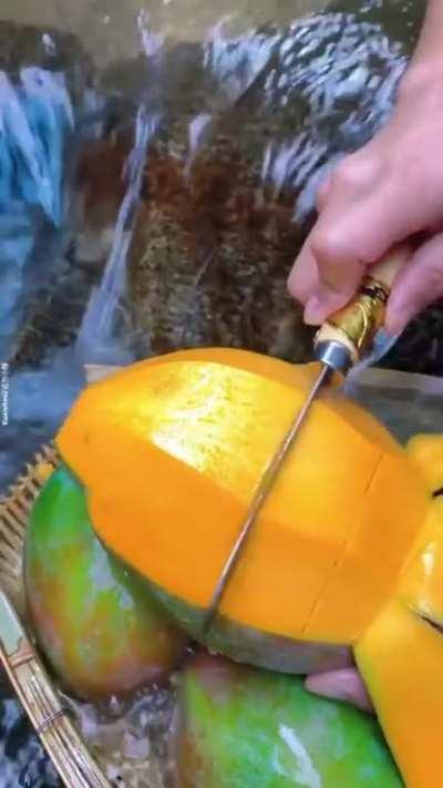 Peeling and slicing a mango