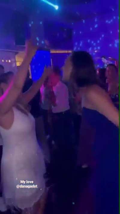 Gal and Dana kissing again...