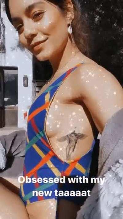 Obsessed whith her Tat....