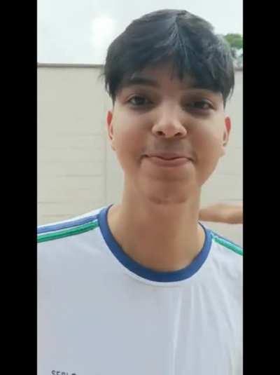 Trabalho de escola que ficou uma maravilha kkkkk, (ficou mt ruim kkk)