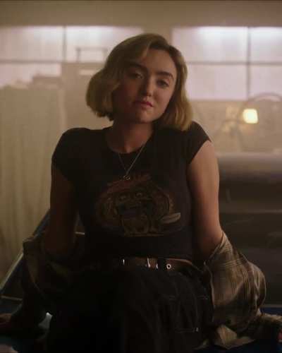 Peyton in School Spirits S03E06 (2026) Scene