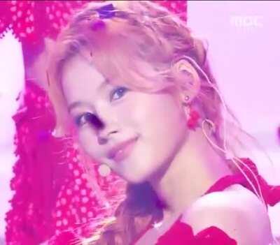 200613 - Gorgeous Sana