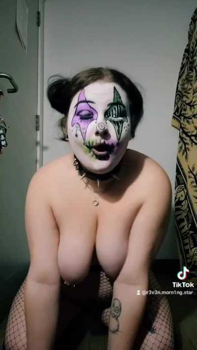 CHUBBY NAUGHTY CLOWN GIRL TIKTOK