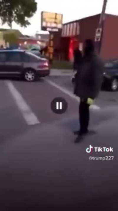 Business owner using his 2A right to protect his property