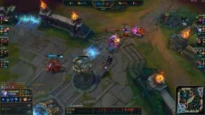 Hello ! Those will be my first post ever on Reddit, I became (again) an otp Ashe so I wanted to show you some of my old clips ! I hope you'll enjoy it ! <3