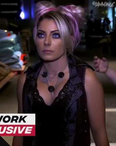 Alexa Bliss Cleavage 🤤