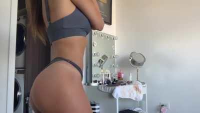 The vid ya all been waiting to see....her first vid on Patreon....enjoy!!