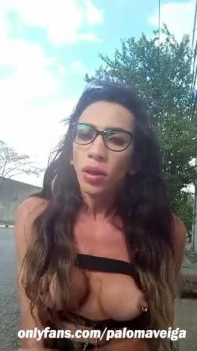 Paloma Veiga cumming in public