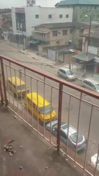 Nigerian security personnel gunning down civilians in surulere, Lagos. #Endsars