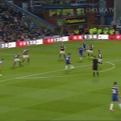 Hazard dancing through the defense, Cesc with an inch perfect pass and Schürrle with a composed finish...one of my favourite Chelsea goals 💙