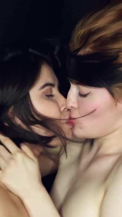 Love the way they kiss