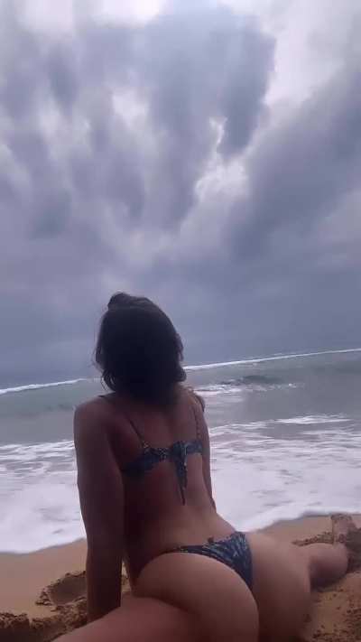 Flexing on Beach 4