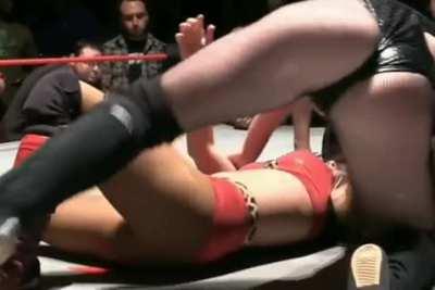 (Isla dawn vs Ivelisse) It's pretty ridiculous right? I highly highly recommend this match for everybody to watch on YouTube.GIFS dont do it justice.