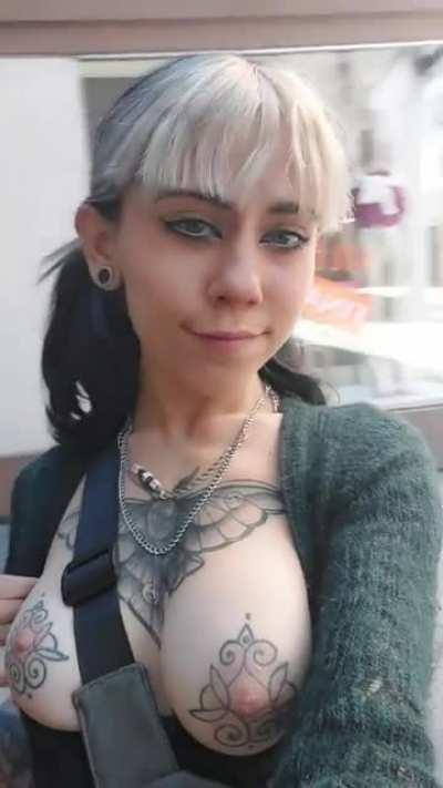 Enjoy this flashing n.n