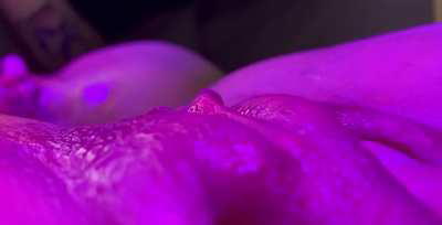 This pussy looks like she wants to be fucked… Don’t you think so?