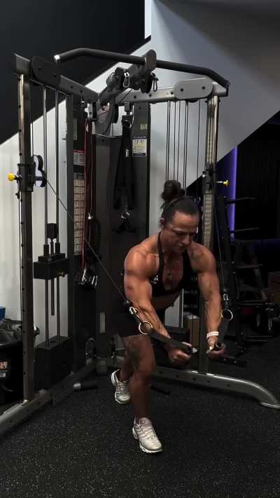 💪🏻Cathy Castles