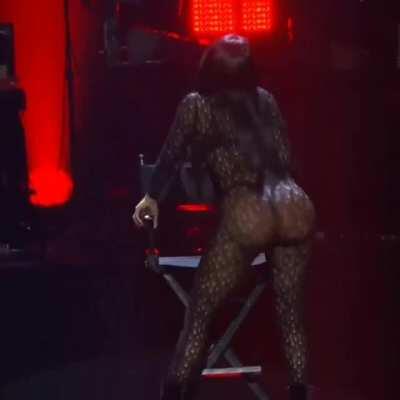 when people say nicki stiff. show them this