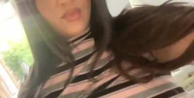 I dont like wearing a bra 😳